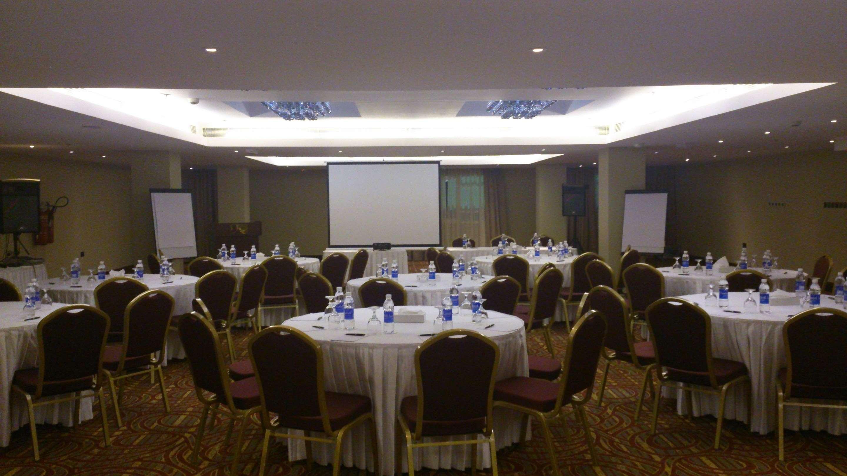 Best Western Premier Muscat Exterior photo
